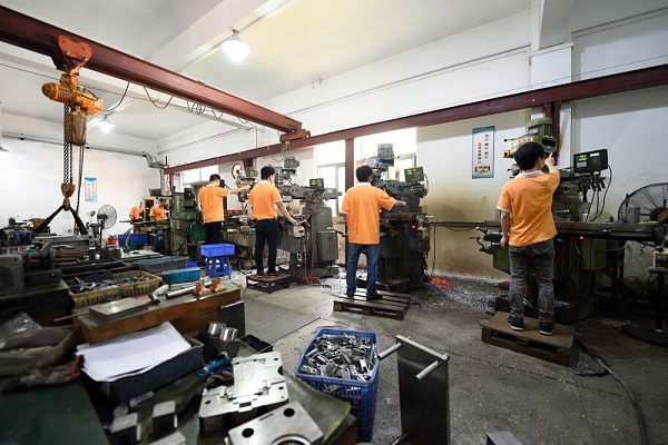 塑料模具廠 塑料模具(jù)廠