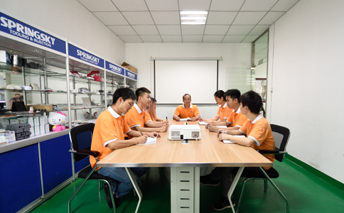 注塑(sù)模具廠 注(zhù)塑模具廠