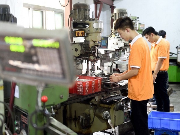 注塑模具製作過（guò）程中用熱流道的（de）兩個方麵的作用